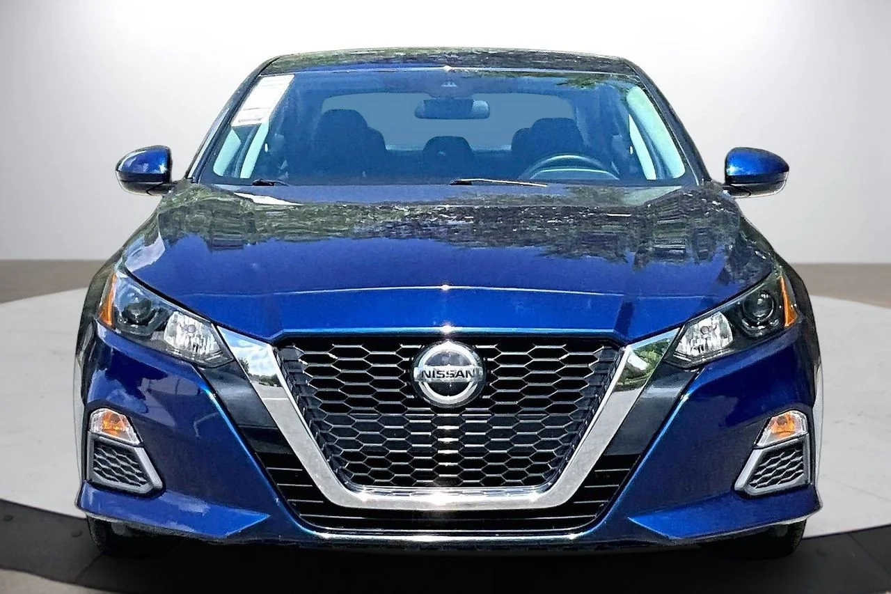 Certified Used 2022 Blue Nissan 2.5 S image 3