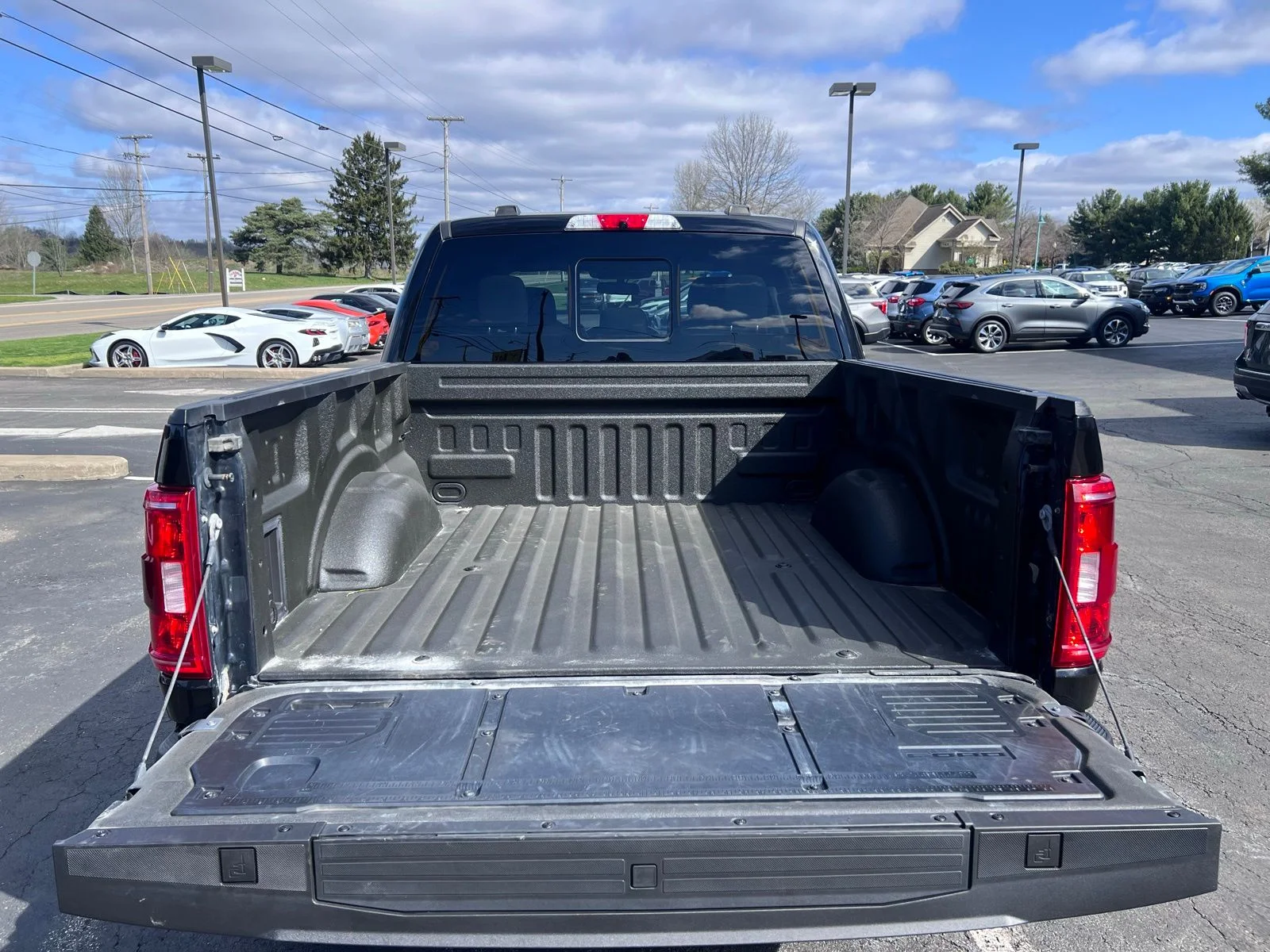 Used 2021 Agate Black Metallic Ford XLT image 8