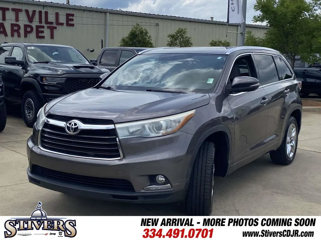 Used 2014 Gray Toyota Limited image 3