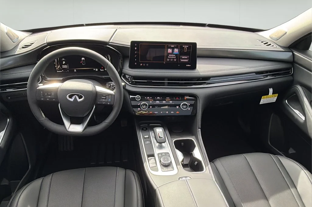 New 2027 RADIANT WHITE INFINITI Luxe FWD image 19