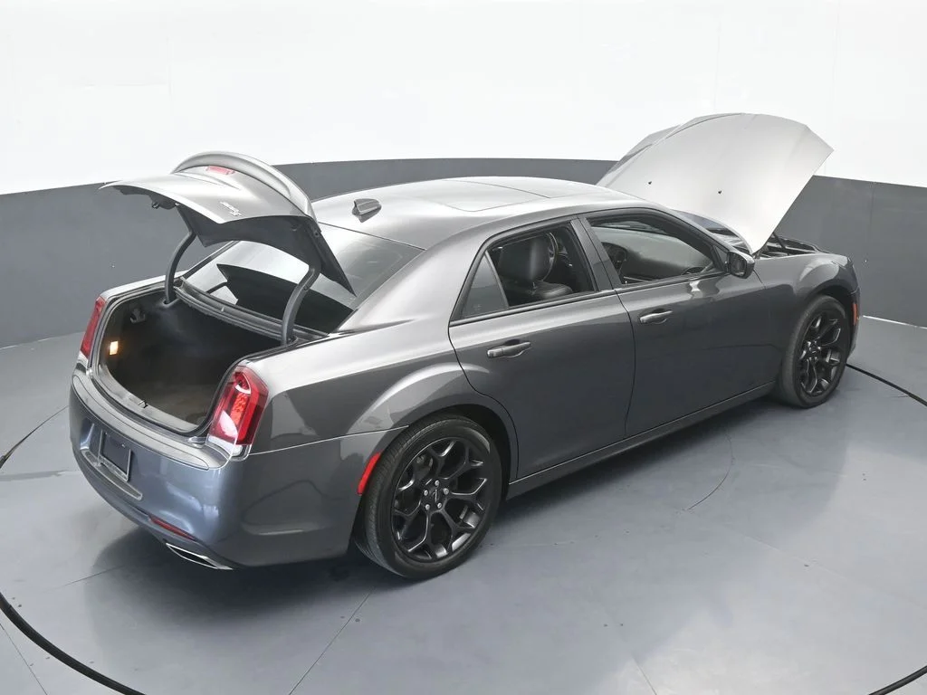 Used 2020 Granite Crystal Metallic Clearcoat Chrysler S image 69