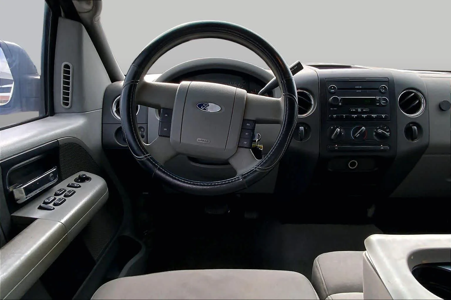 Used 2007 White Sand Tri-Coat Metallic Ford XLT image 5