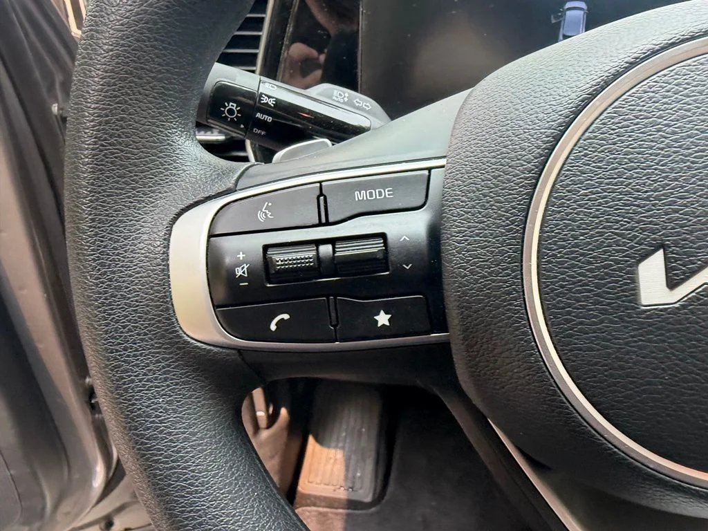 Used 2025 Steel Gray Kia LX image 14