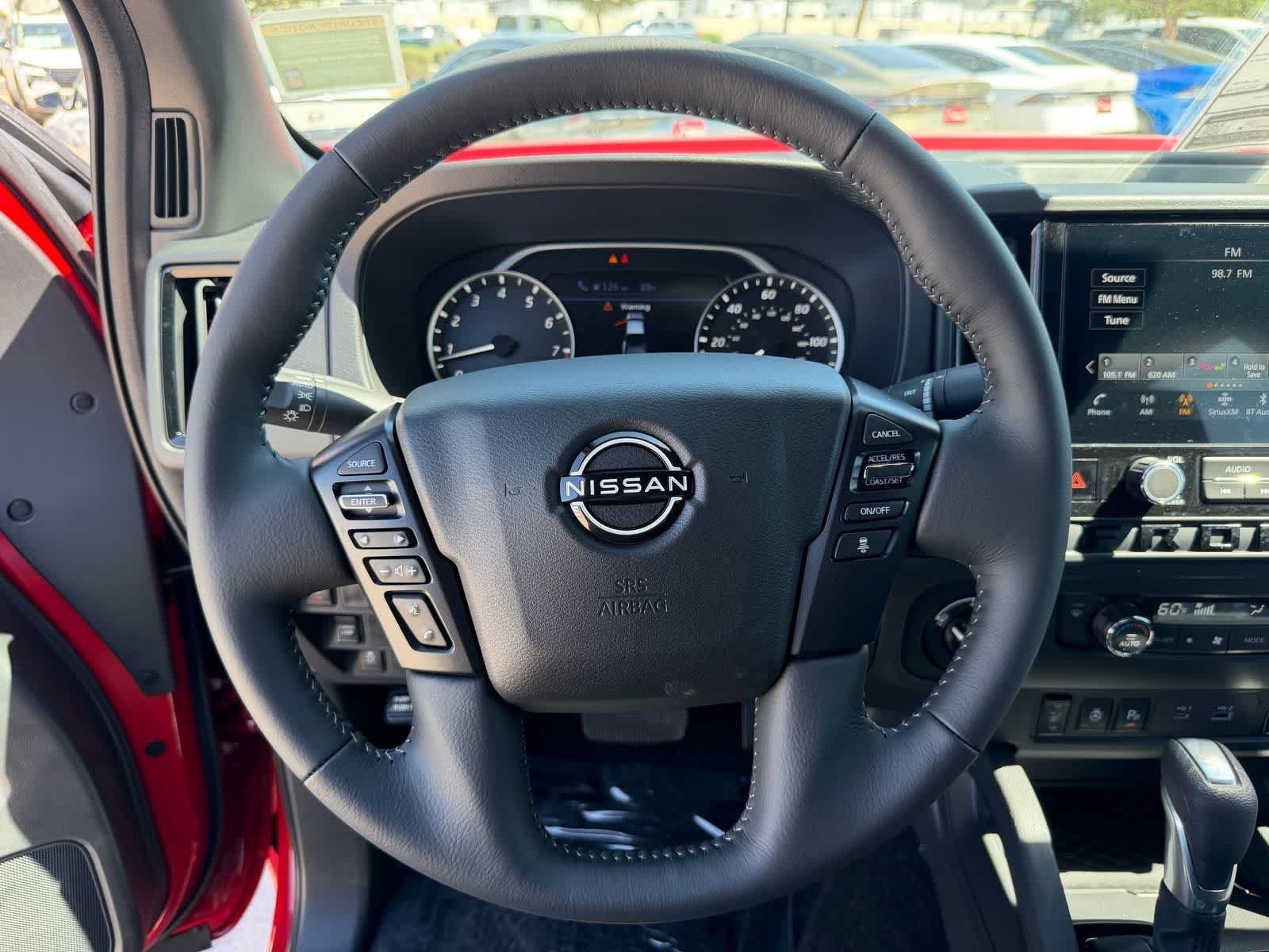 Nuevo Nissan Crew Cab SV 2026 Red Alert, imagen 14