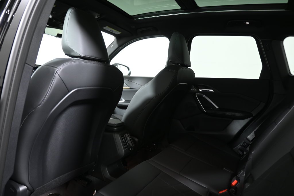 Used 2026 Black BMW xDrive28i image 32