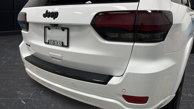 Used 2018 Bright White Clearcoat Jeep Altitude image 37