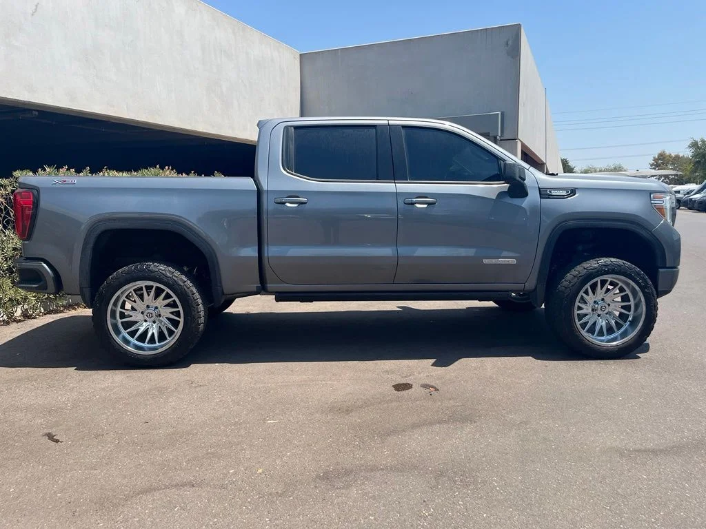 Used 2021 Gray GMC Elevation image 4