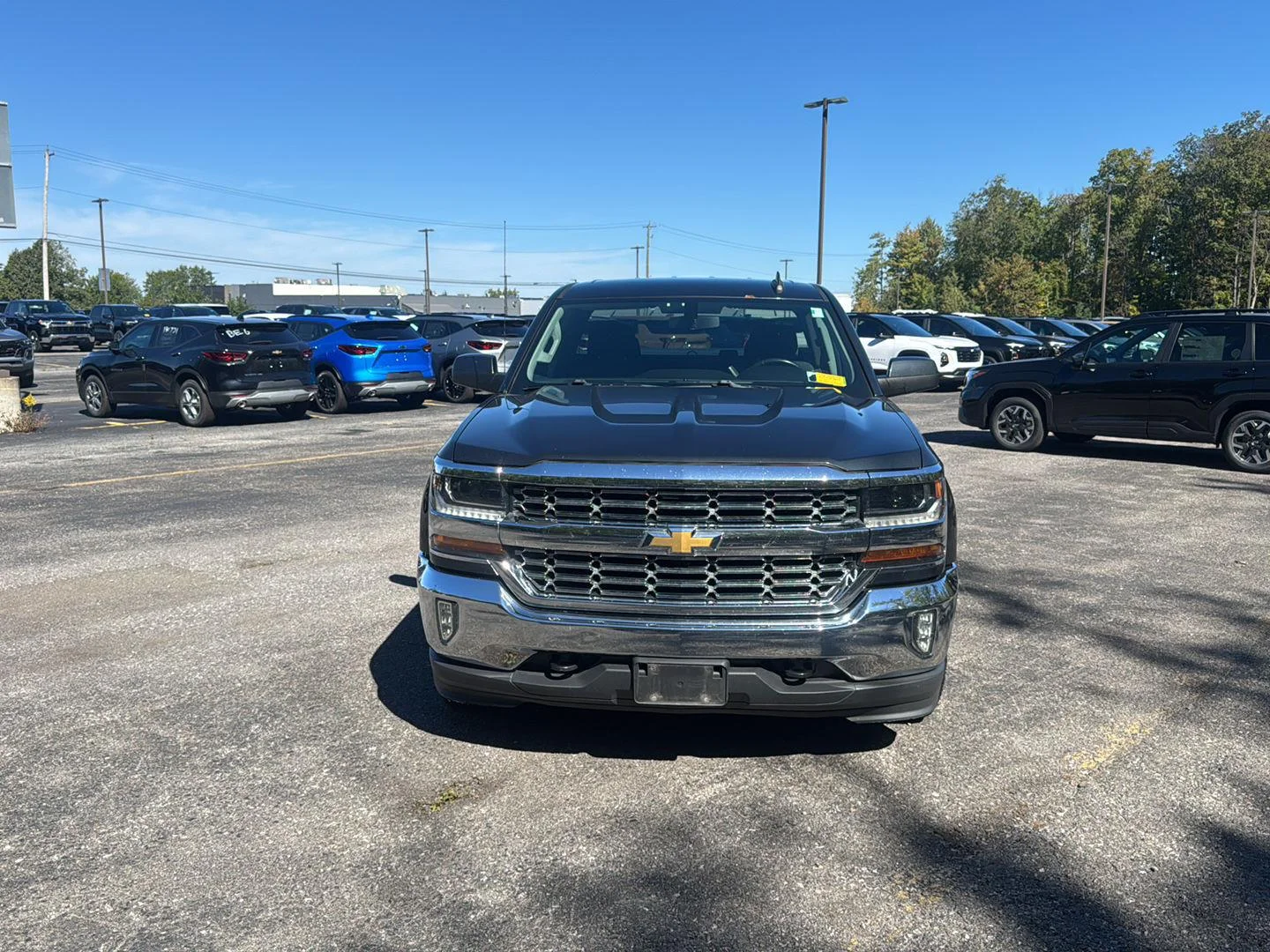 Used 2019 Graphite Metallic Chevrolet LT image 4