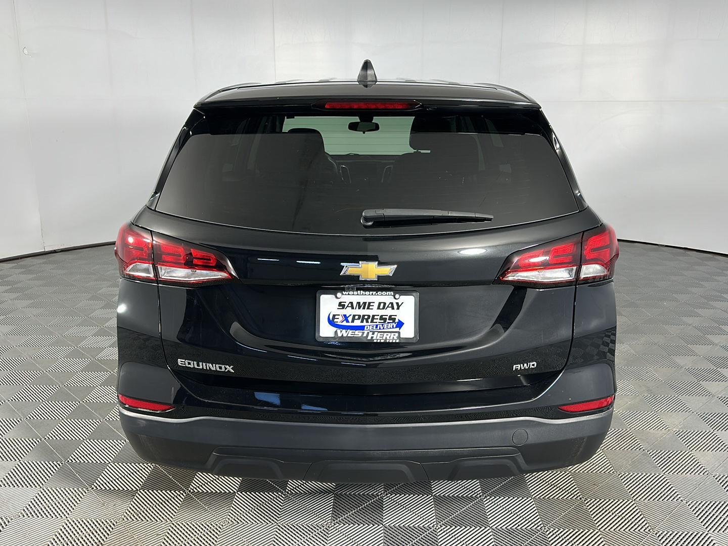 Used 2024 Mosaic Black Metallic Chevrolet  image 7