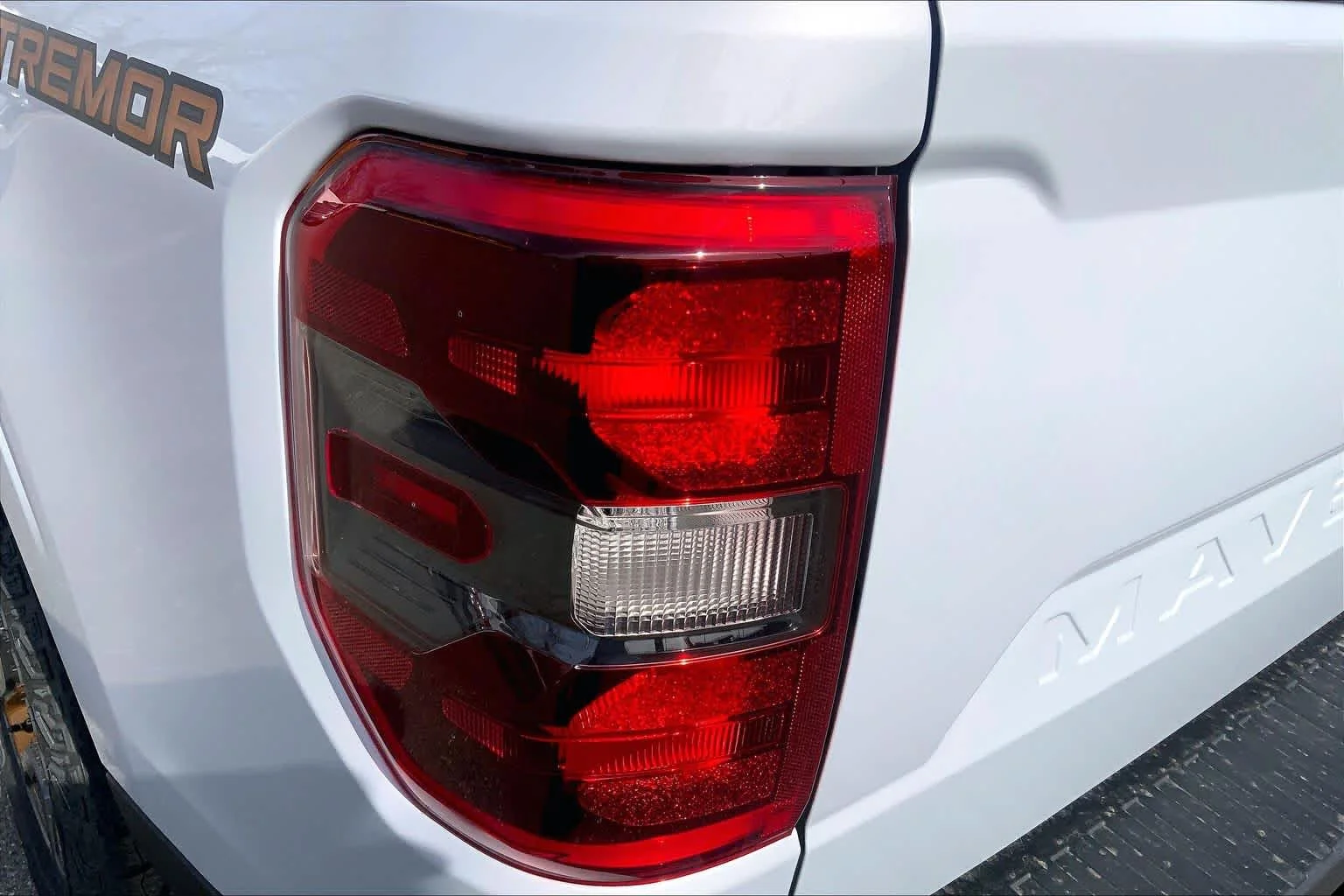 New 2026 Space White Metallic Ford Tremor image 5
