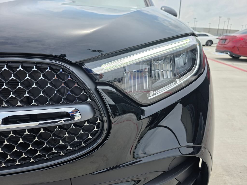 New 2026 Black Mercedes-Benz GLC 300 image 10