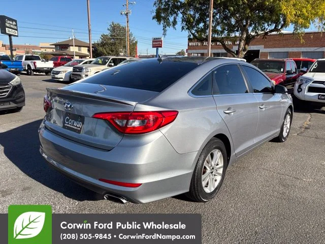 Used 2017 Shale Gray Metallic Hyundai  image 5