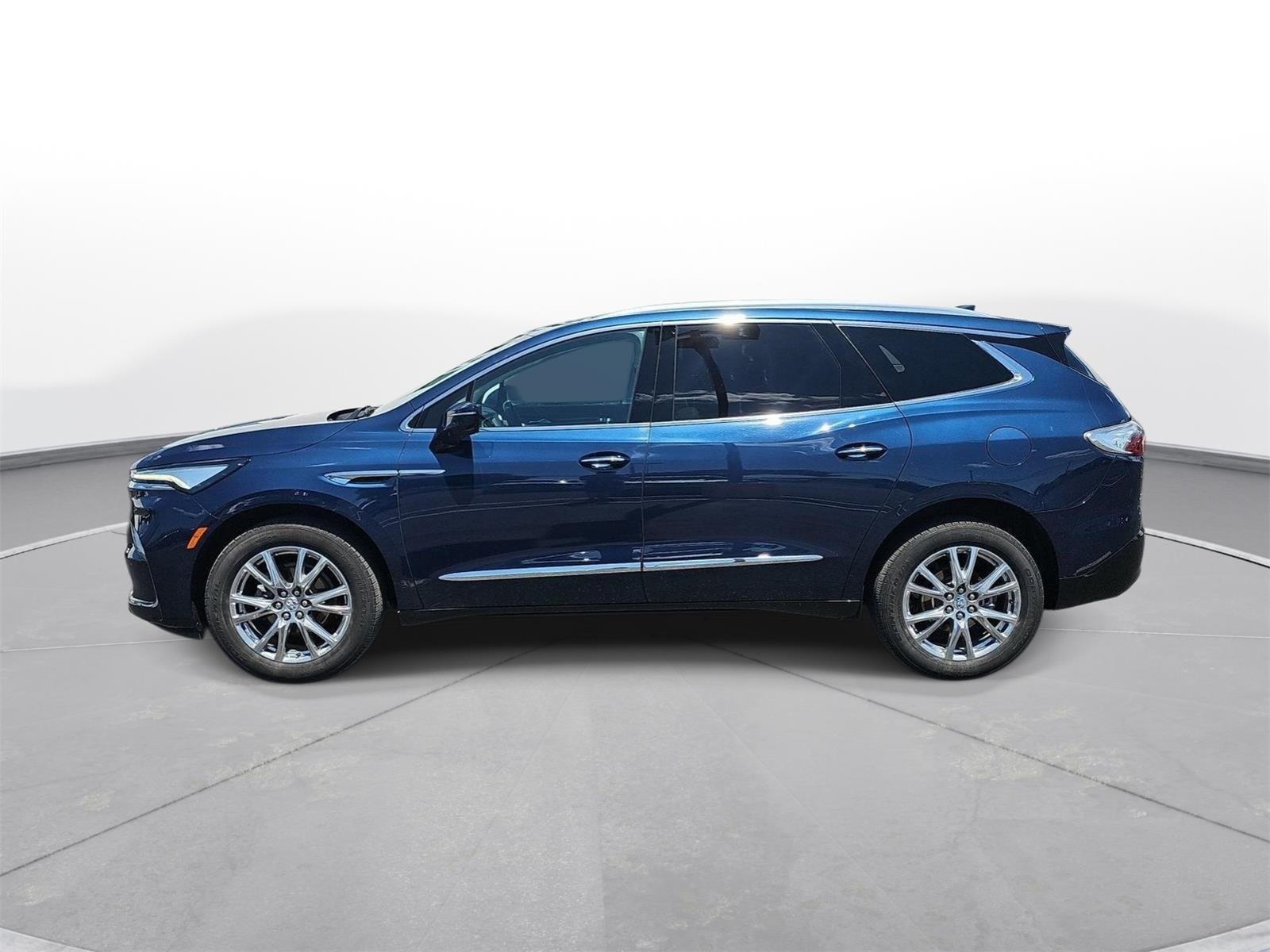 Used 2023 Emperor Blue Metallic Buick Premium image 9