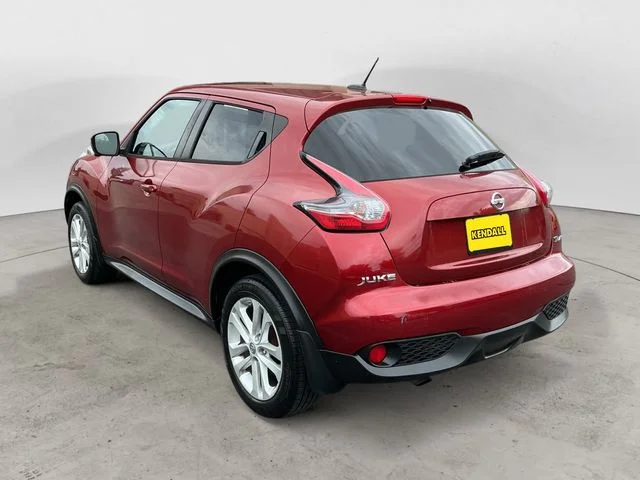Used 2015 Red Nissan SL image 7