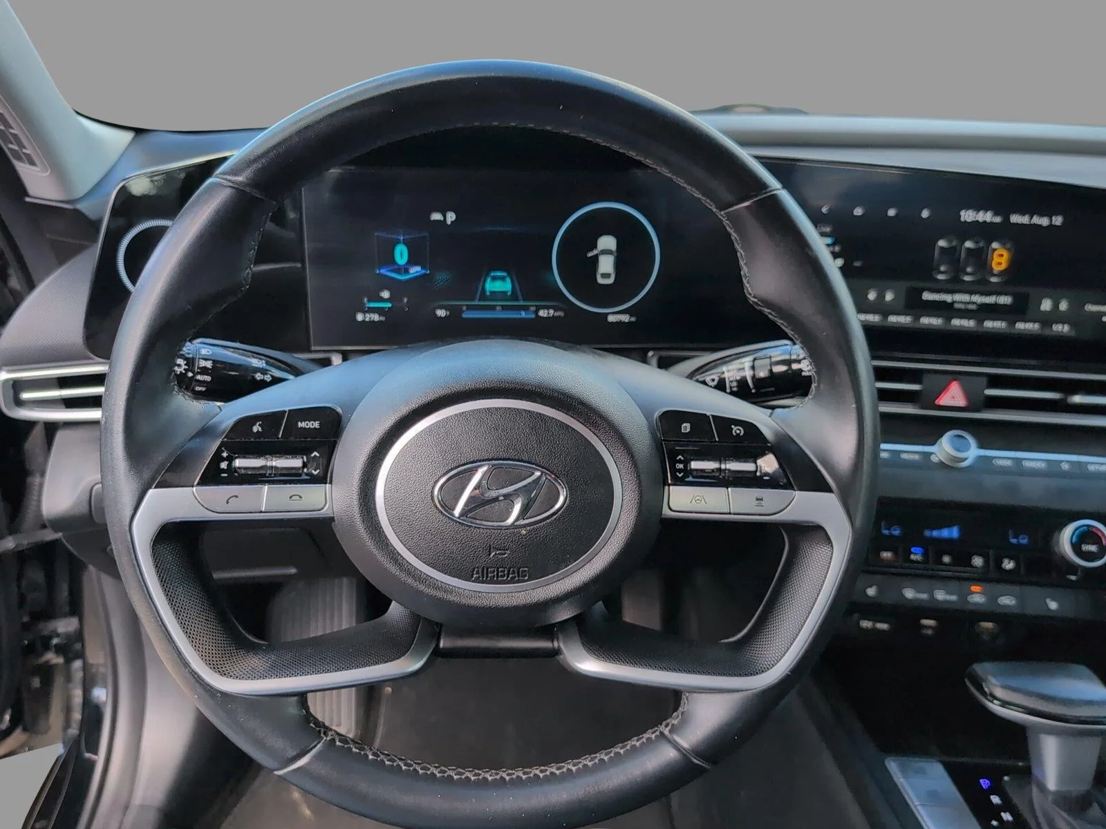 Used 2023 Phantom Black Hyundai Limited image 29
