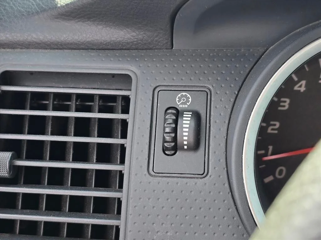 Used 2007 White Toyota  image 21