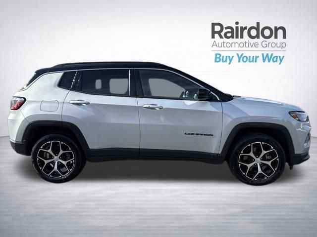 Used 2024 Silver Zynith Metallic Clearcoat Jeep Limited image 8
