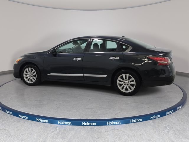 Used 2015 Blue Nissan 2.5 S image 9
