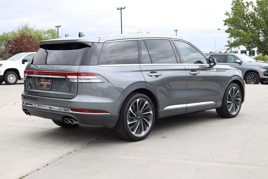 Used 2023 Gray Metallic Lincoln Reserve image 6