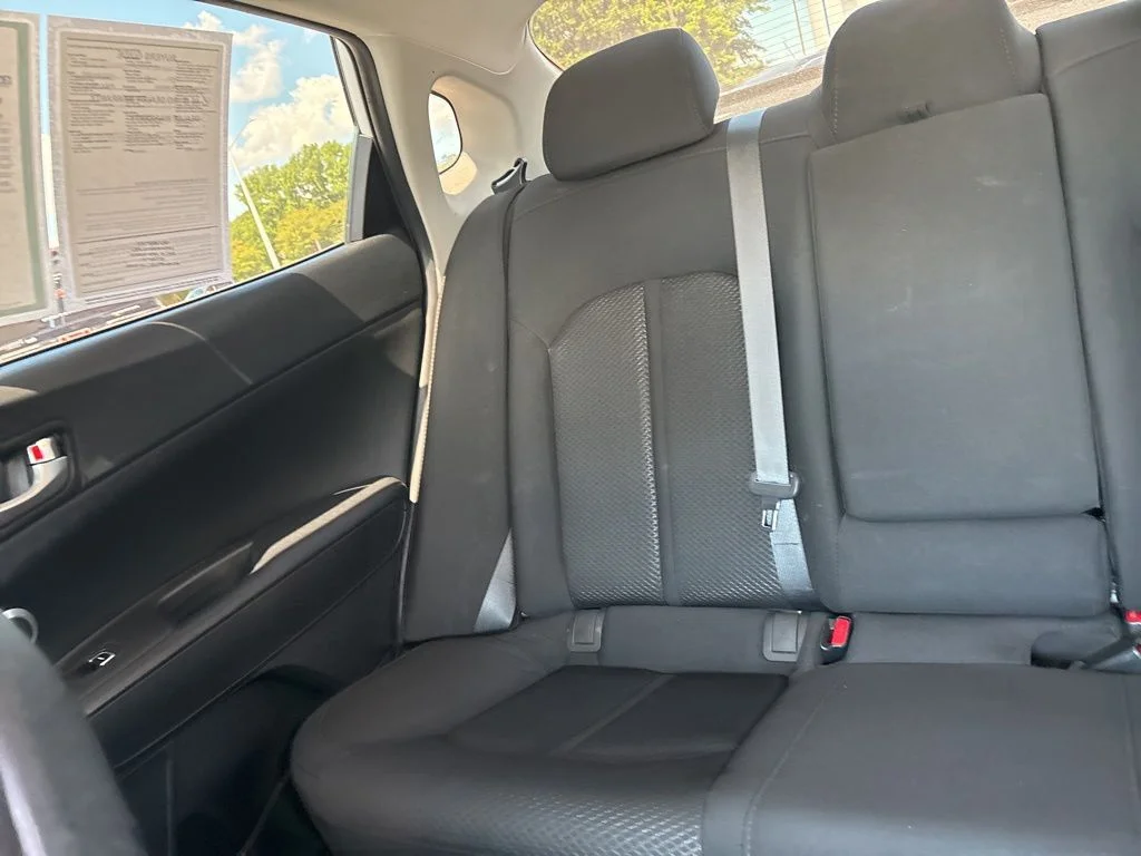 Used 2017 White Kia LX image 9