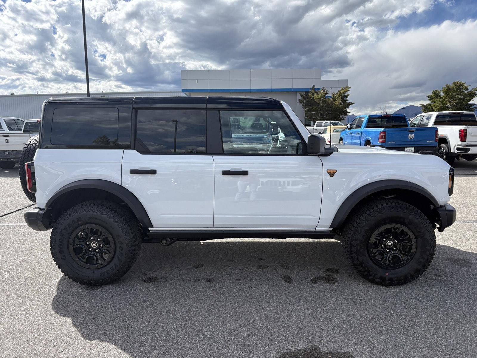 New 2026 Oxford White Ford Badlands® image 6