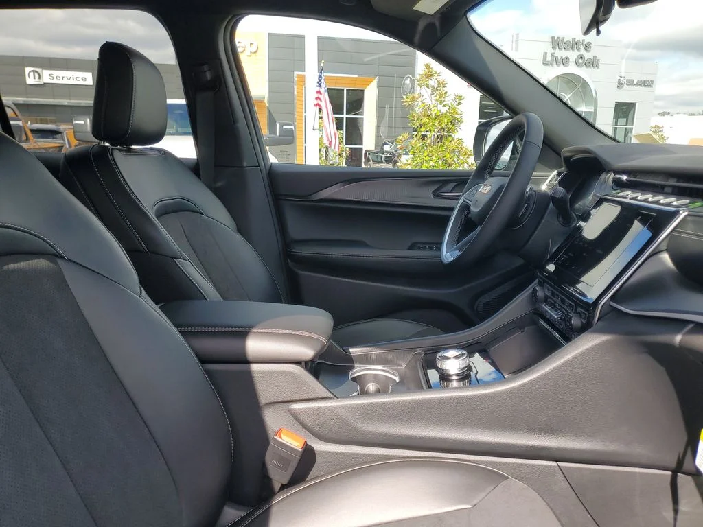 2025 Jeep Grand Cherokee Altitude - Photo 31