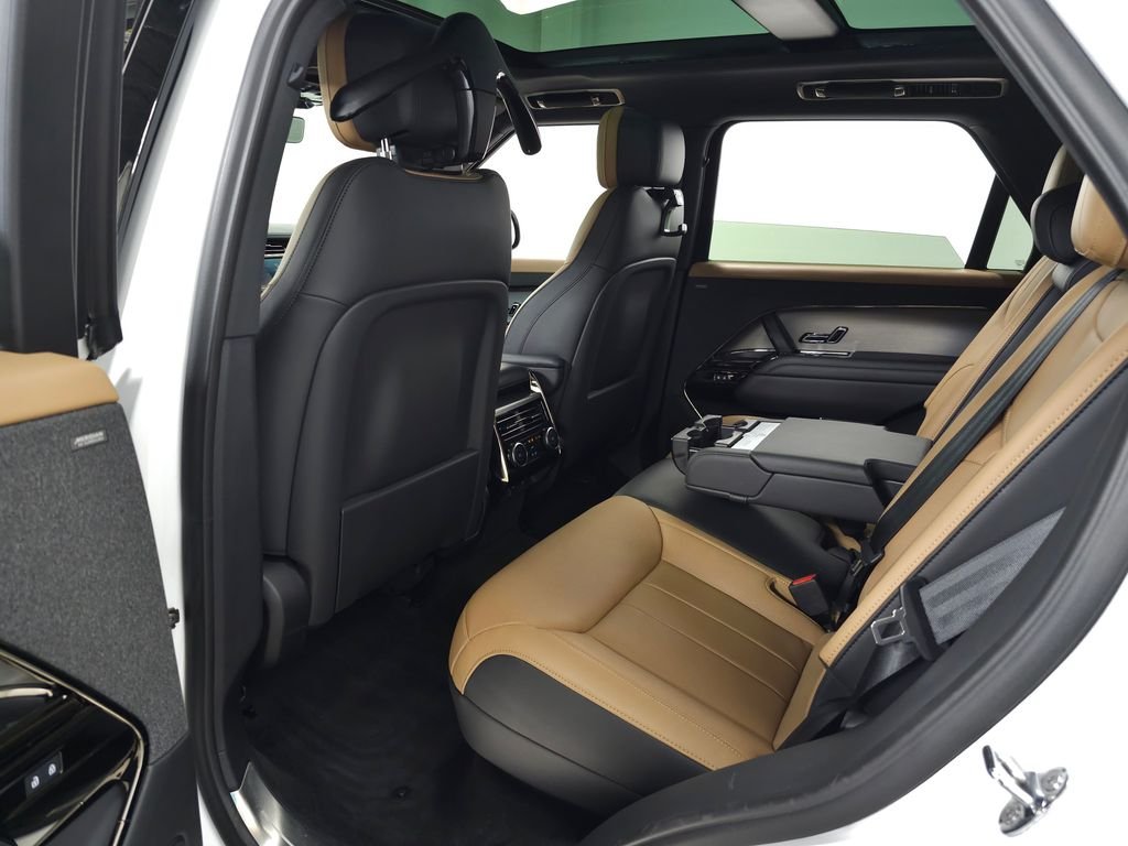 Certified Used 2025 Fuji White Land Rover Dynamic SE image 41