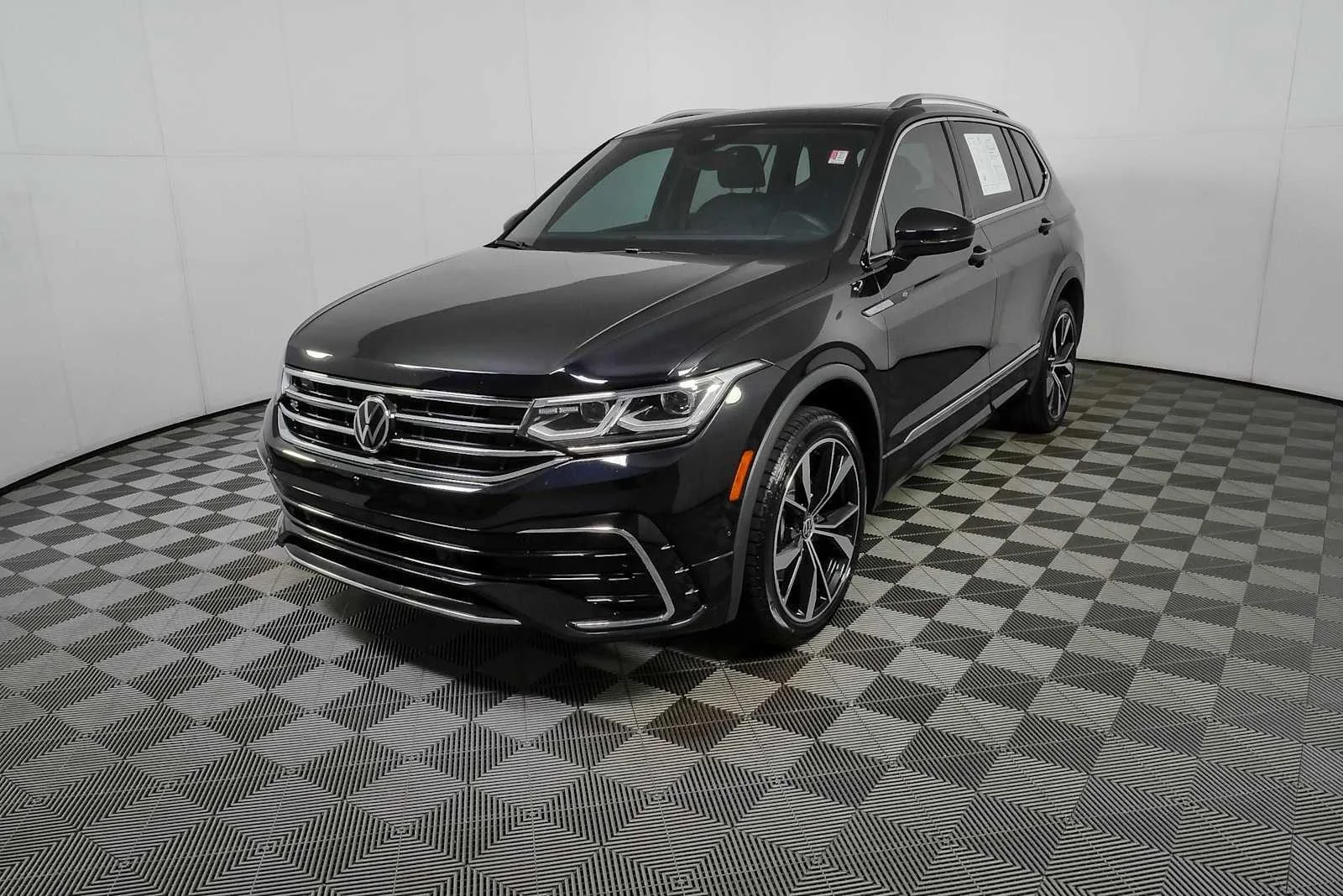 Certified Used 2023 Deep Black Pearl Volkswagen SEL R-Line image 27
