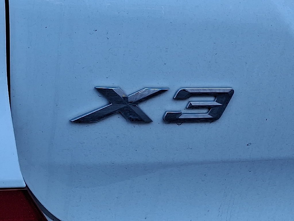 Used 2020 White BMW xDrive30i image 10