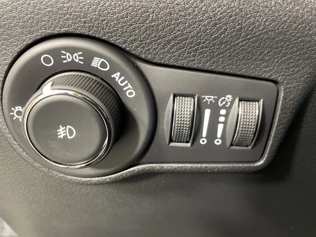 New 2026 Black Jeep Latitude image 26