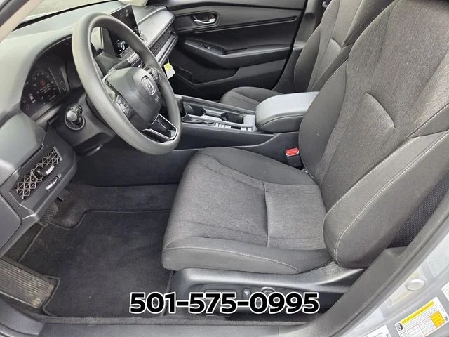 Used 2025  Honda SE image 12