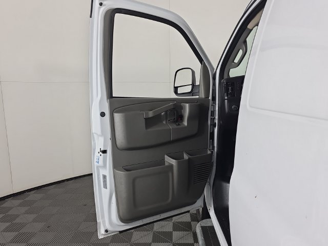 Used 2025 Summit White Chevrolet WT image 20