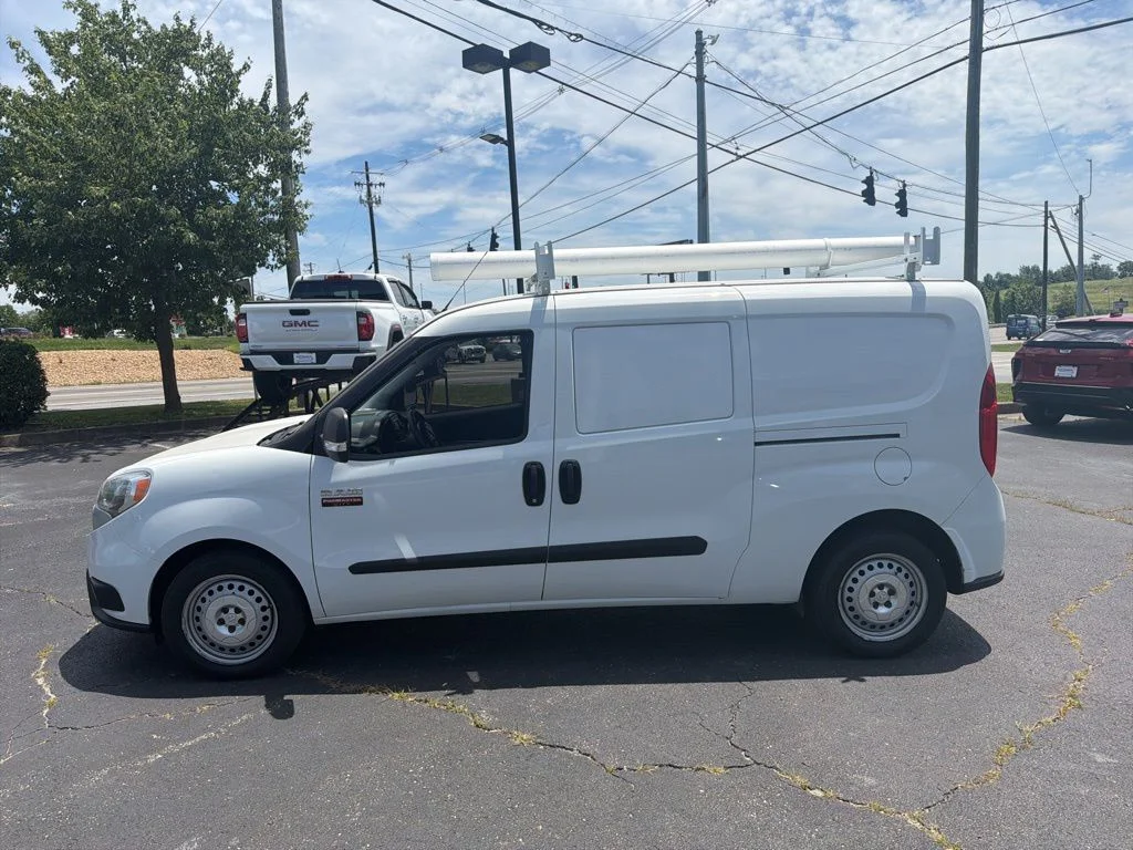 Used 2022 White Ram Base image 1