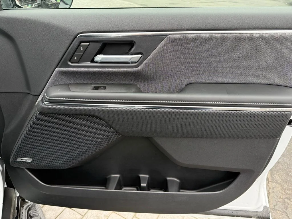 New 2026 Summit White GMC Elevation Extended Range image 12