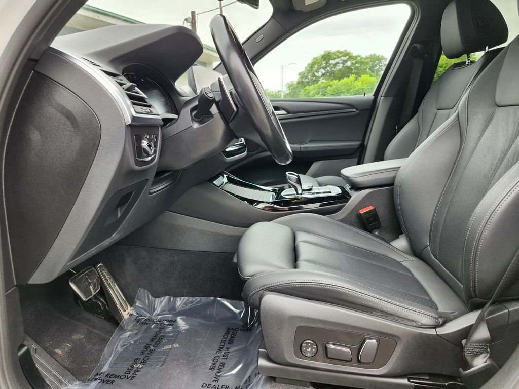 Used 2024 White BMW xDrive30i image 19