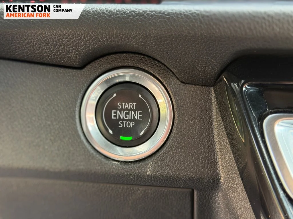 Used 2025 Red Chevrolet Z71 image 17