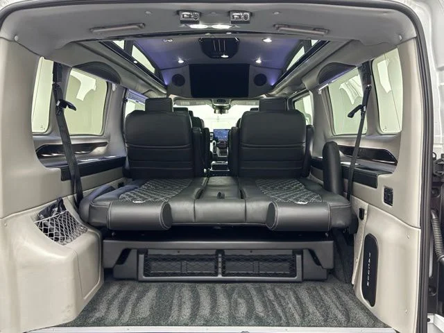 Used 2025 Gray Metallic Ford Explorer Limited SE image 13