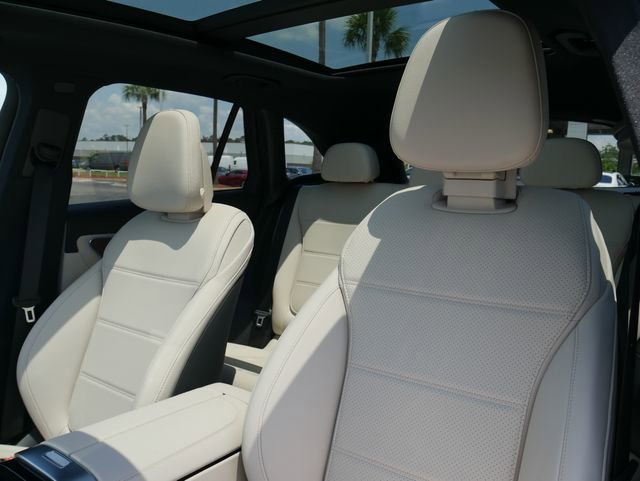 New 2026 Starling Blue Metallic Mercedes-Benz GLC 300 image 40