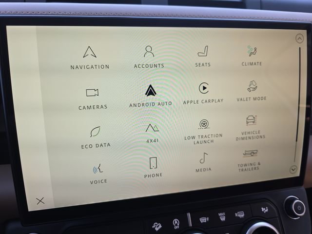 New 2026 Fuji White Land Rover X-Dynamic SE image 16