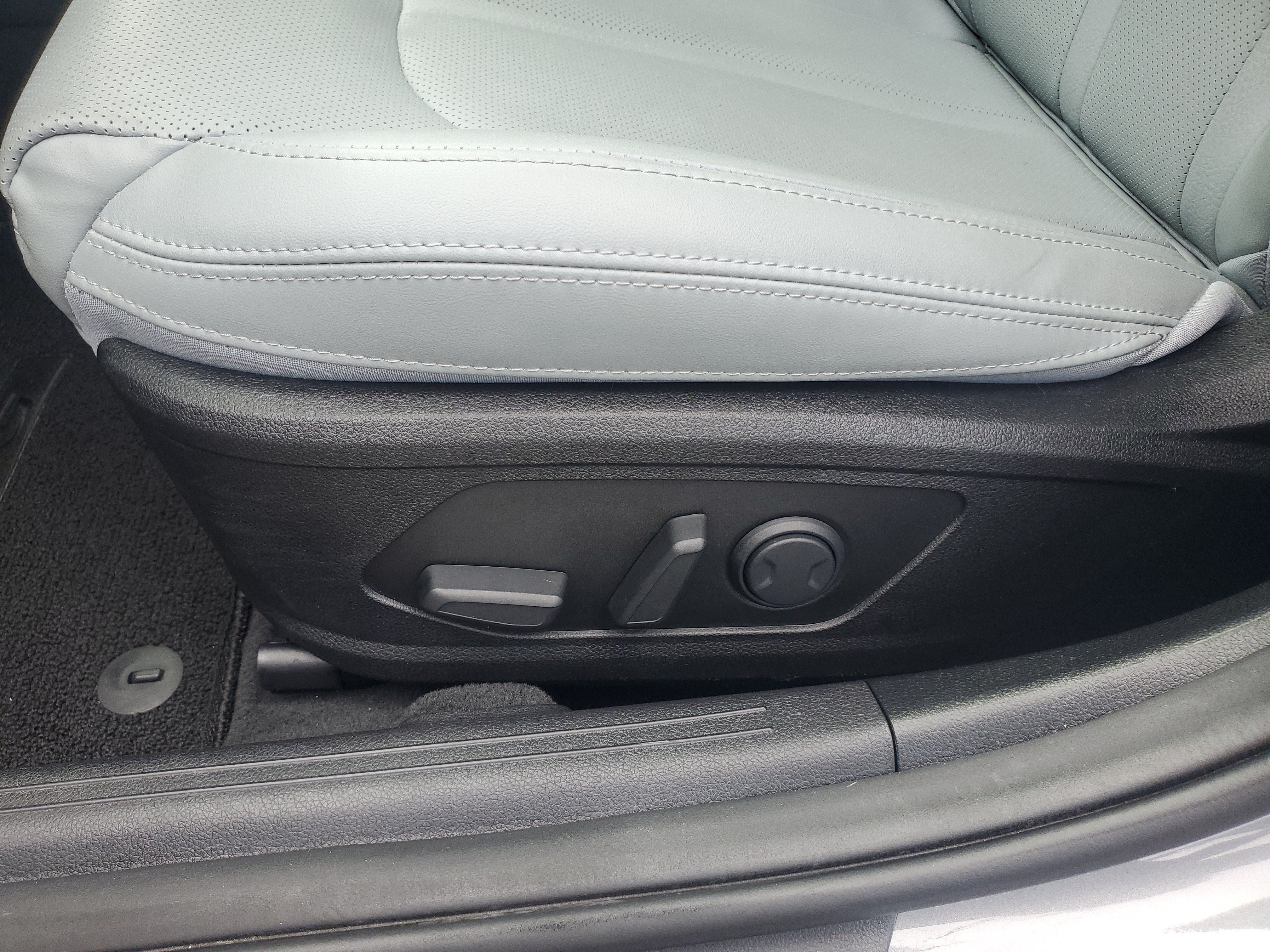 Used 2024 Everlasting Silver Kia EX image 20