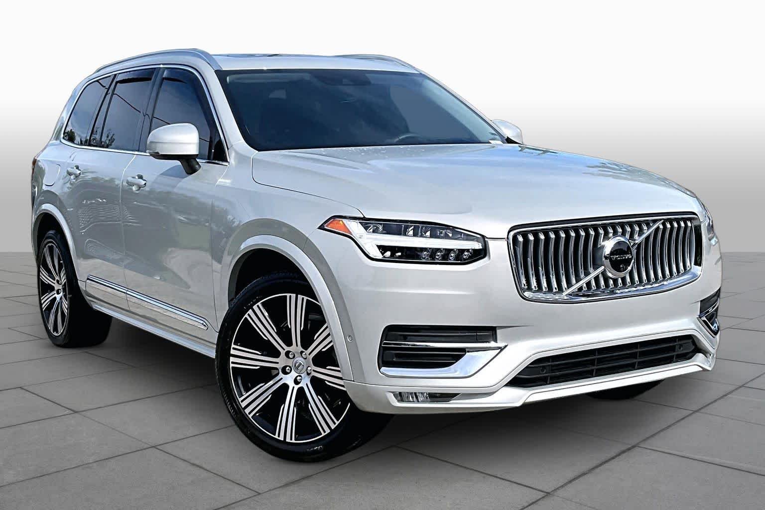 Used 2022 GOLD Volvo Inscription image 3