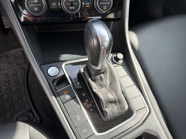 Used 2019  Volkswagen S image 21