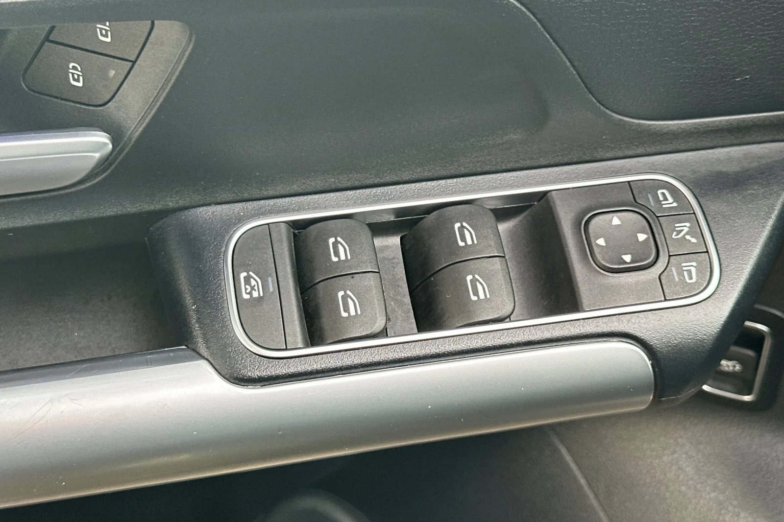 Used 2025 Black Mercedes-Benz GLA 250 image 19