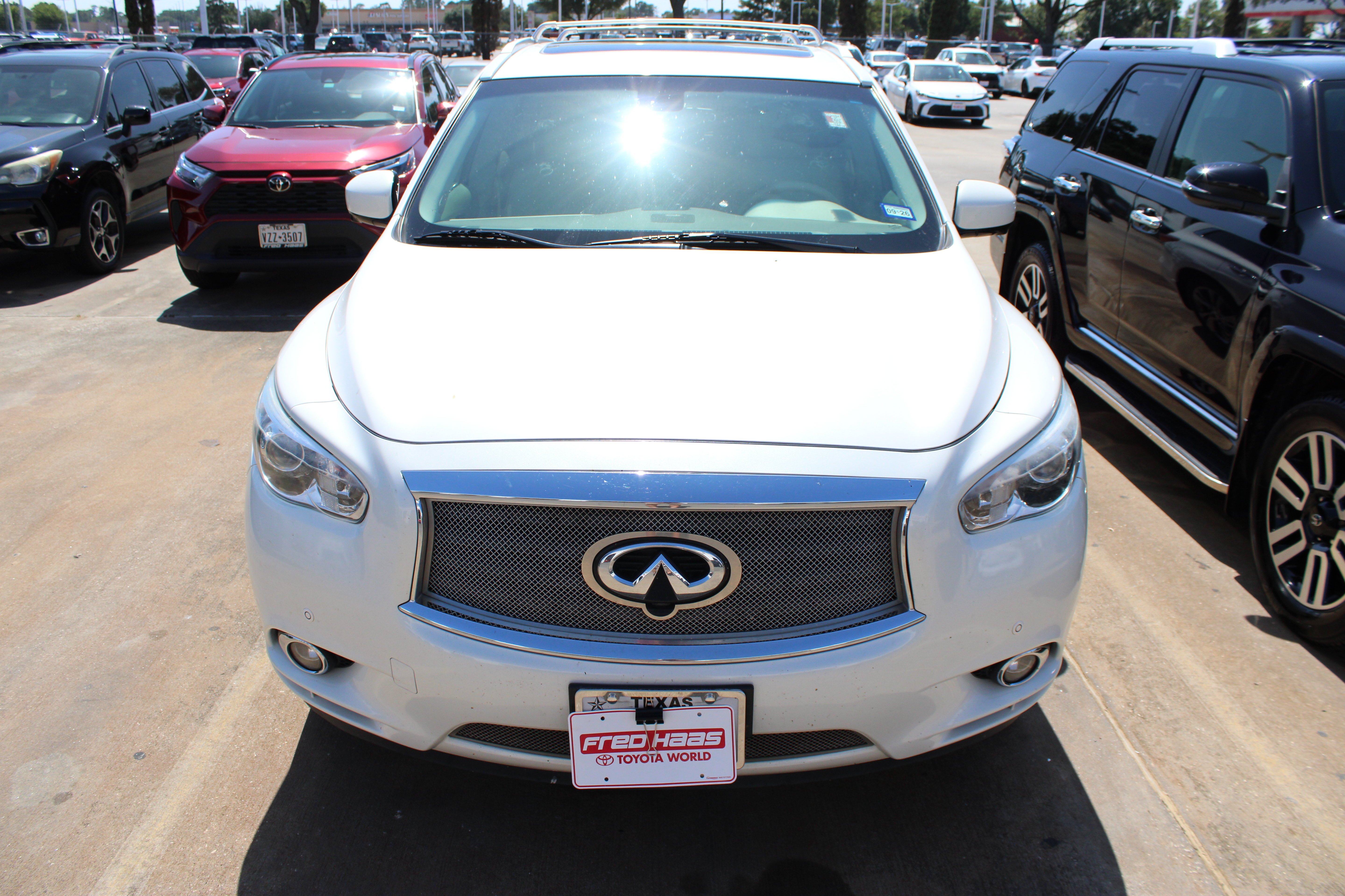 Used 2014 Moonlight White INFINITI  image 3