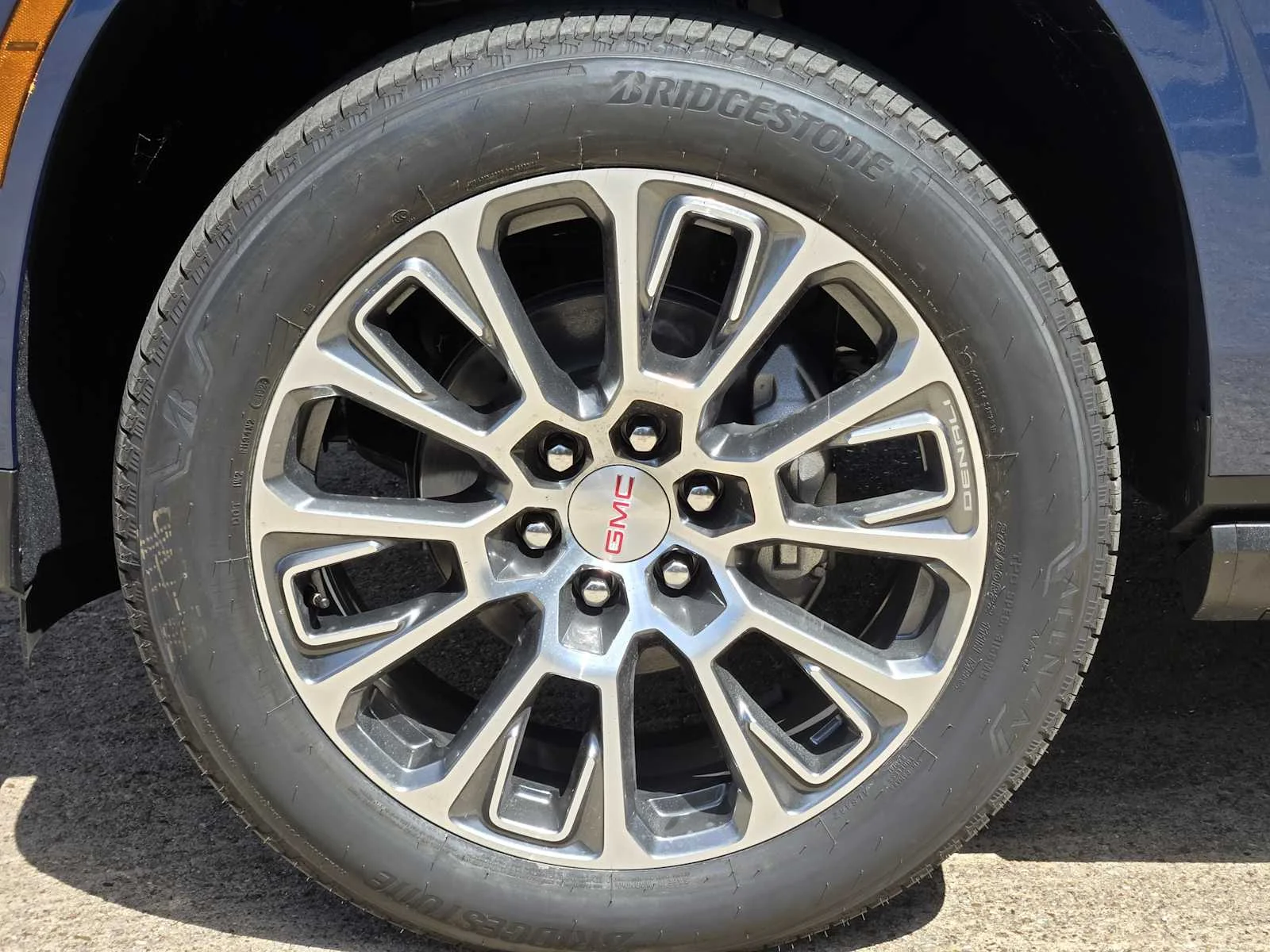2026 GMC Yukon XL Denali - Photo 7