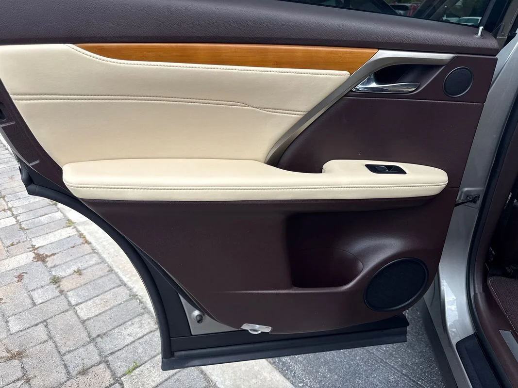 Used 2018  Lexus FWD image 20