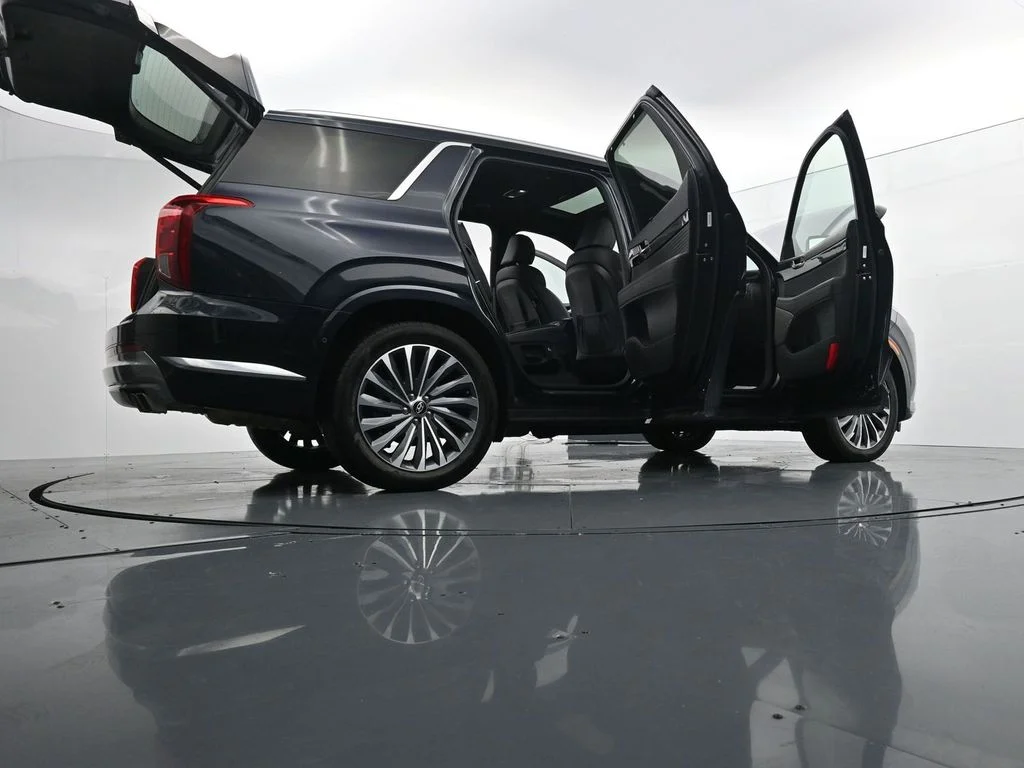 Used 2024 White Hyundai Calligraphy image 38