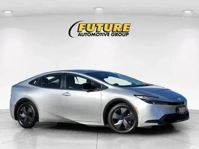 2024 Toyota Prius LE FWD's photo