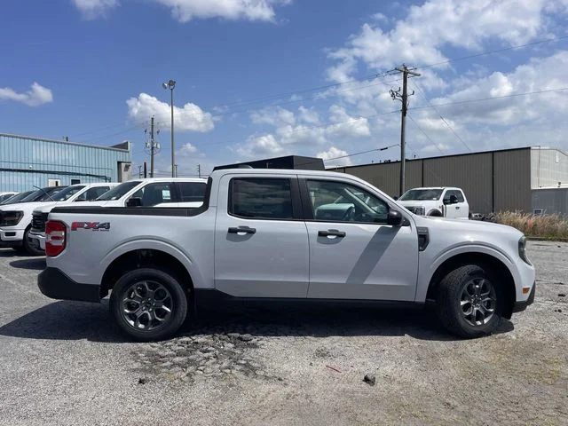 New 2025 White Ford XLT image 2