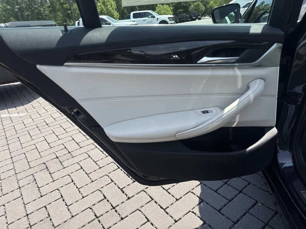 Used 2017 Gray BMW 530i xDrive image 23